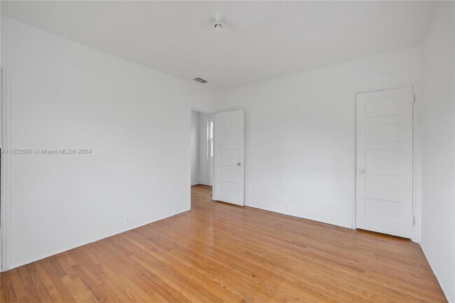 Foto del edificio - 769 NE 72nd Terrace