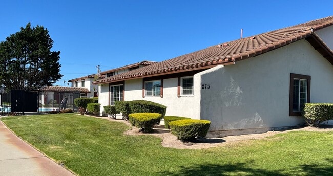 Building Photo - Beautiful Condo in the Village!