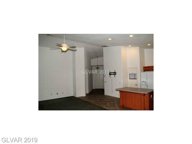 Building Photo - Single Story - 3 bed home located in Hende...