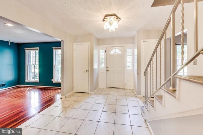 Foto del edificio - 1718 Crestview Dr