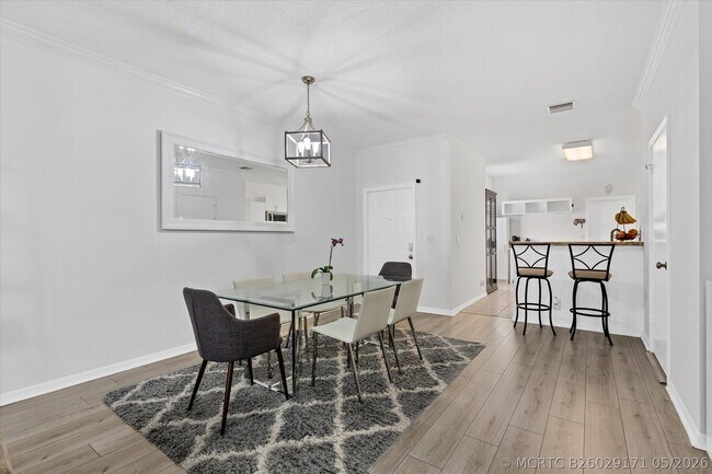 Foto del edificio - 2264 Salerno Cir