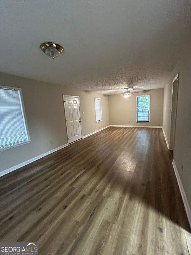 Building Photo - 115 Meadowbrook Ct
