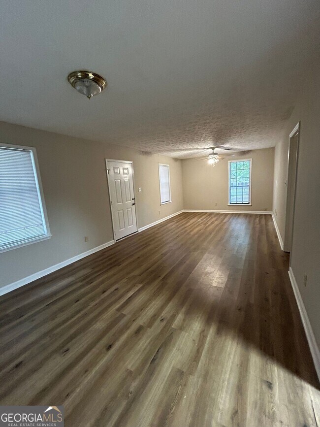 Foto del edificio - 115 Meadowbrook Ct