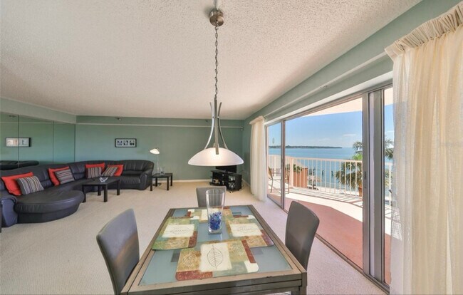 Foto del edificio - 7430 Sunshine Skyway Ln S