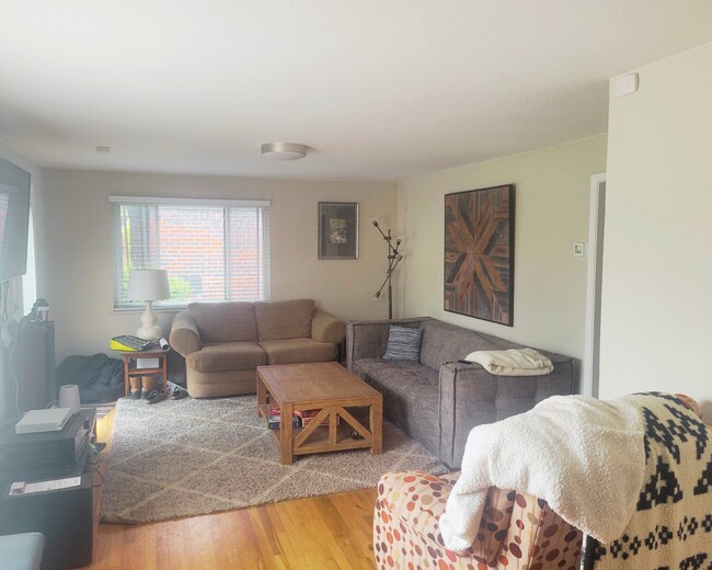 Photo - 2845 Elm St House