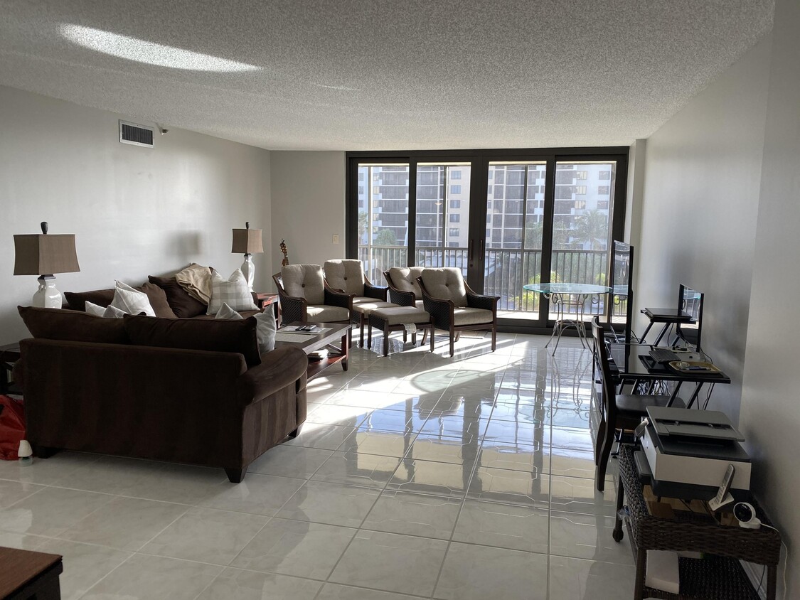 Primary Photo - 3420 S Ocean Blvd