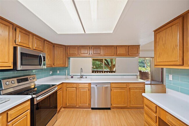 Building Photo - 5005 Georgi Ln