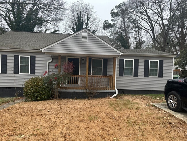 Photo - 1107 Graymont Dr SW House