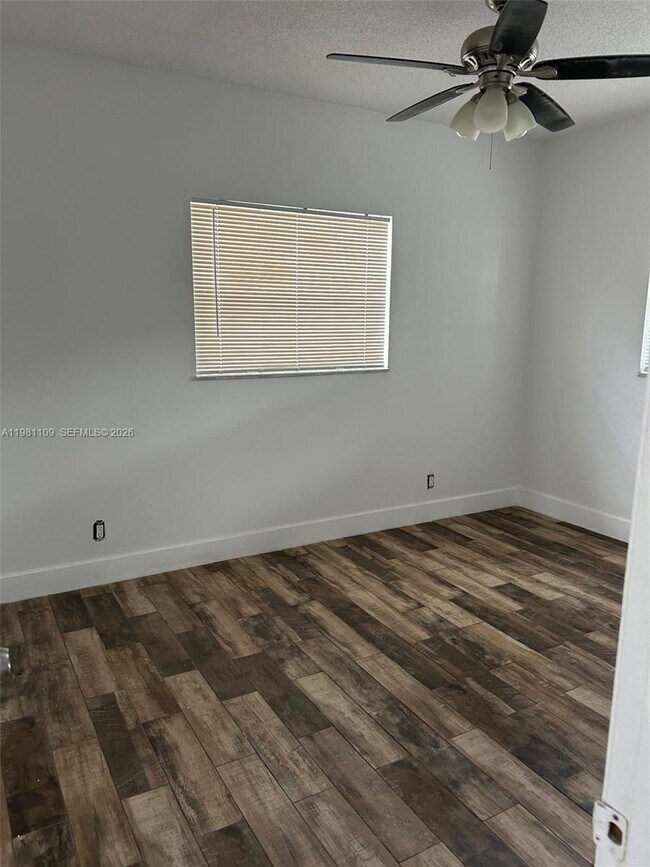 Foto del edificio - 730 SW 4th St