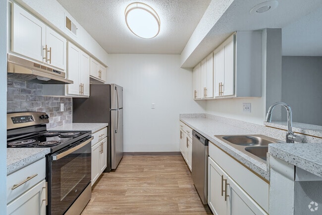Hamptons of Cloverlane Apartments