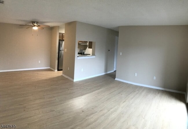 Building Photo - 4811 Ravens Crest Dr
