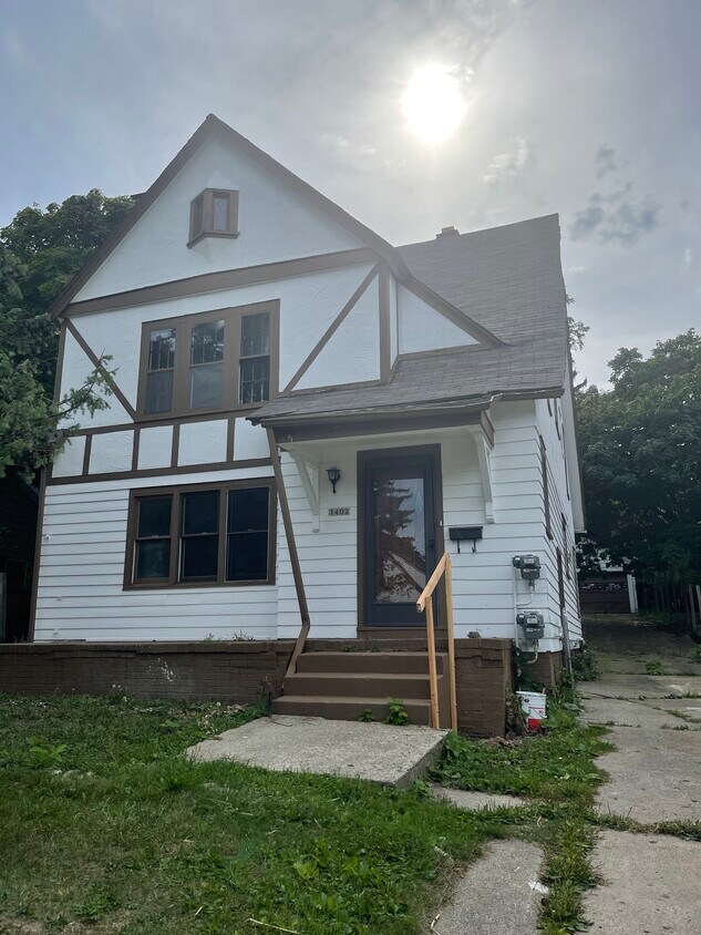 1402 Ida St, Flint, MI 48503 Apartments in Flint, MI