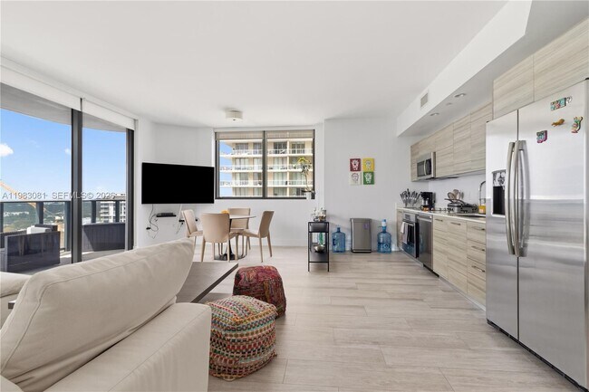 Building Photo - 121 NE 34th St