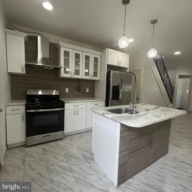 Foto del edificio - 5928 Chancellor St