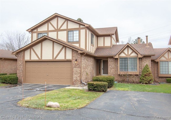 Building Photo - 22371 Chelsea Ln