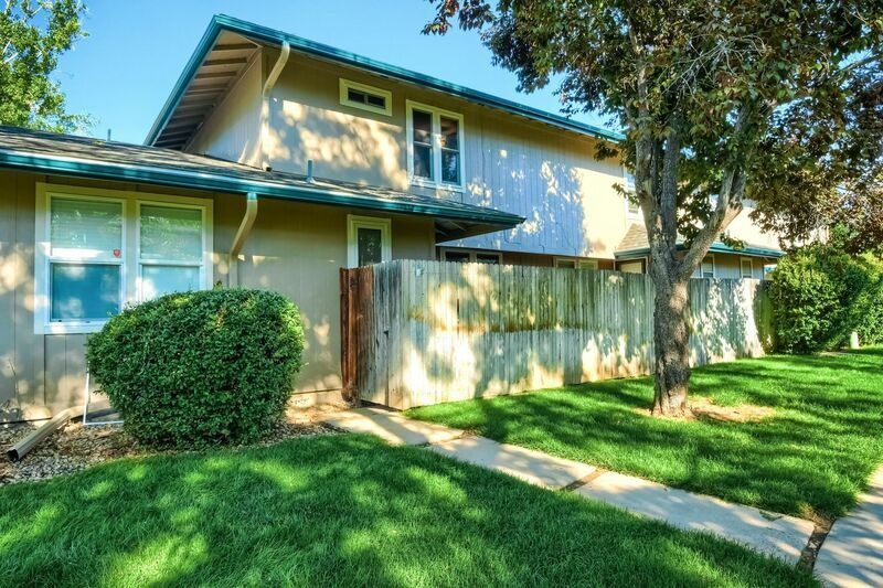 8759 E Roundtree Ave, Greenwood Village, CO 80111 Townhome Rentals in Greenwood Village CO