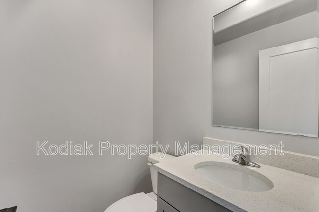 Foto del edificio - 3199 S Claire Ave