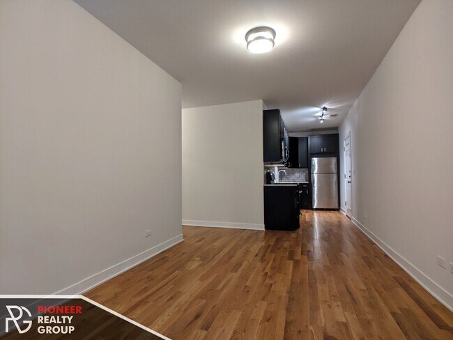 Foto del edificio - 2209 W Eastwood Ave