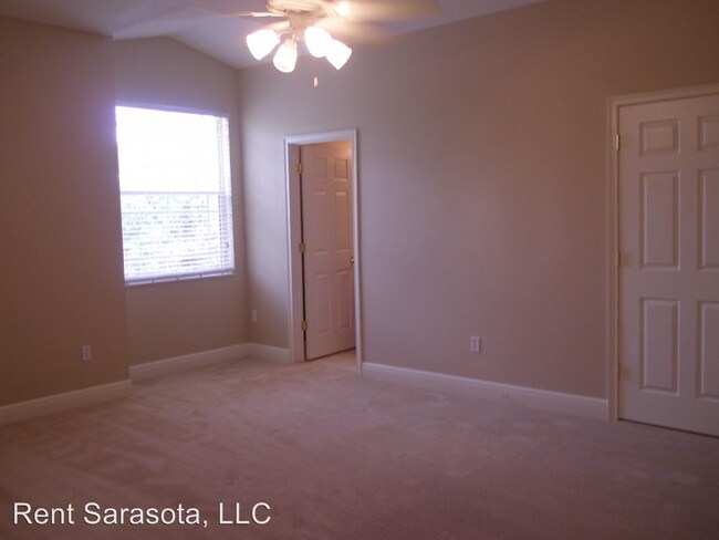 Foto del edificio - 6560 Moorings Point Cir