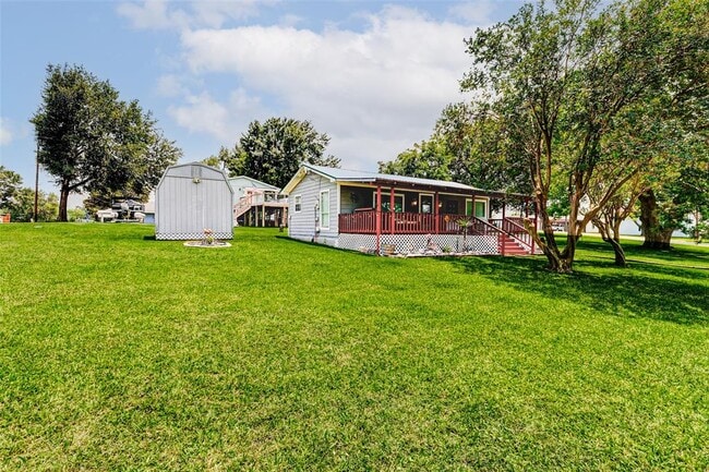 Building Photo - 465 Water View Dr