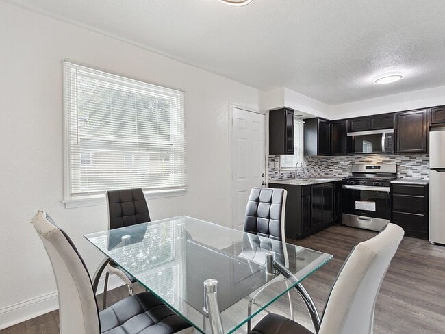 Building Photo - 3428 Harrison Ave