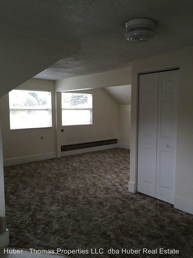 Building Photo - 1134 Springwater Ave