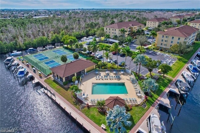 Foto del edificio - 1781 Four Mile Cove Pkwy