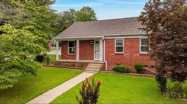 Building Photo - 101 Schoolwood Ln