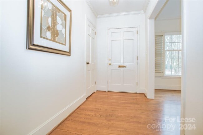 Building Photo - 3900 Barclay Downs Dr