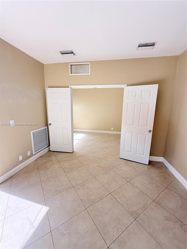 Building Photo - 363 W Camino Real