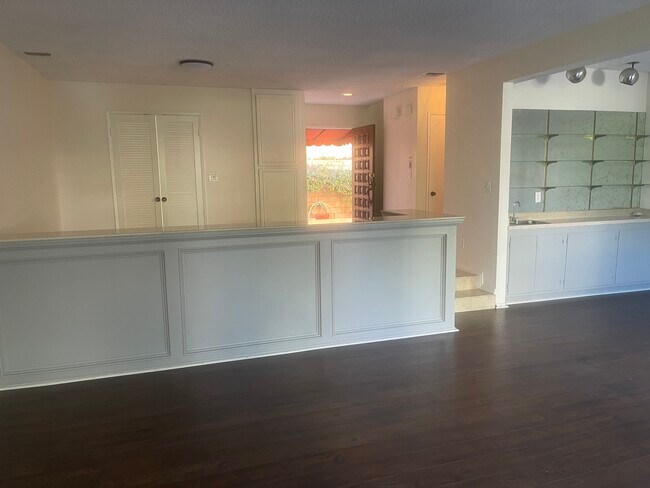 Foto del edificio - 5243 Yarmouth Ave