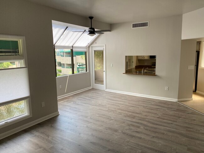 Building Photo - 3 Shelter Cove Ln