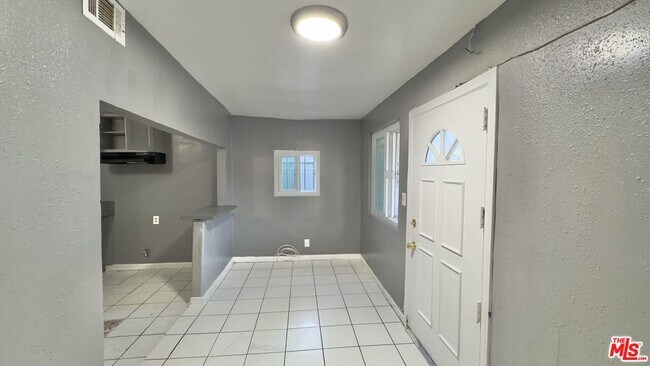 Foto del edificio - 4052 W 103rd St