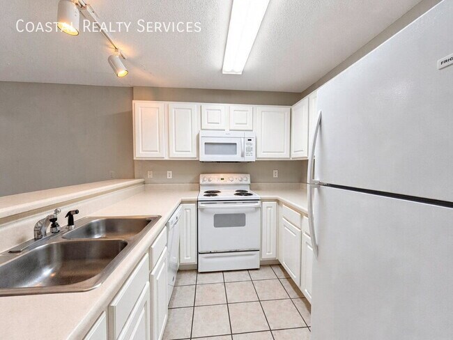 Building Photo - 954 Scenic Oak Ln