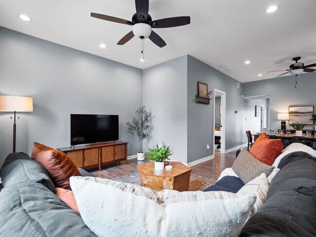 Foto del edificio - 6110 Lawn Ave