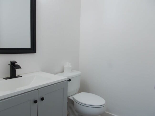 Building Photo - Spacious 3-Bed, 2.5-Bath in Las Vegas!