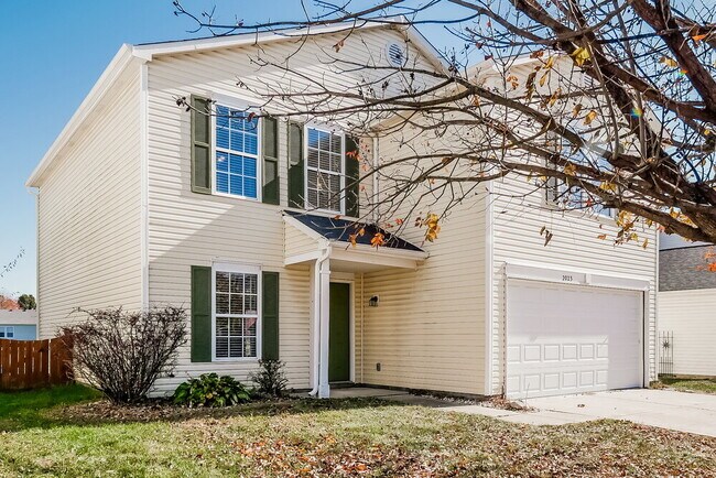 Building Photo - 2023 Southernwood Ln