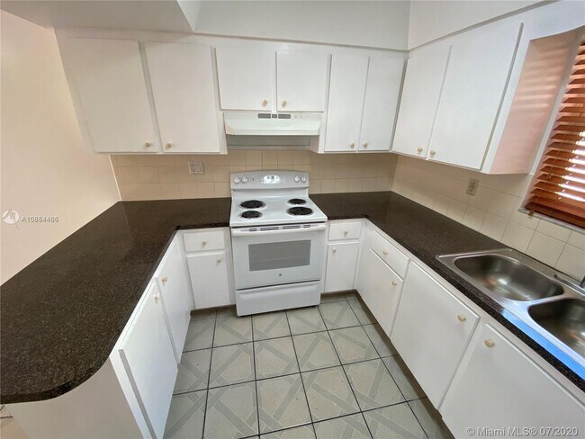 Foto del edificio - 2600 NW 14th St