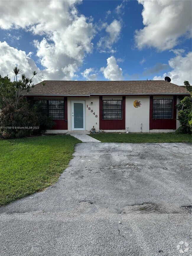 Westwind Lakes Townhouses Apartments under 400 Miami, FL 3 Rentals