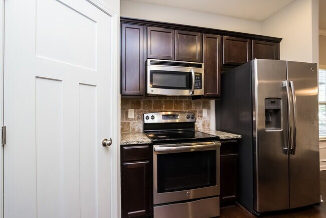 Foto del edificio - 408 Sweet Ashley Way