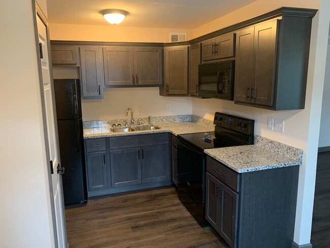 Building Photo - 446 Eagles Way