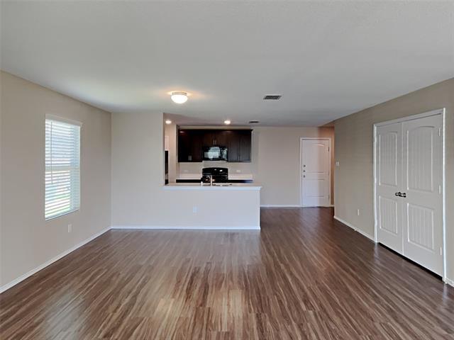 Building Photo - 401 Falling Star Dr