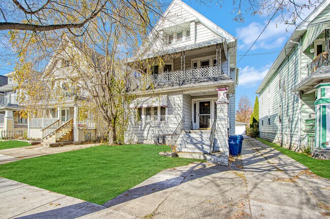 Building Photo - 110 Armin Pl