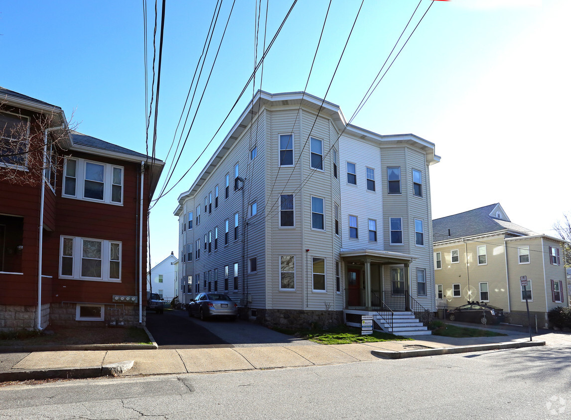 Building Photo - 120 Myrtle St