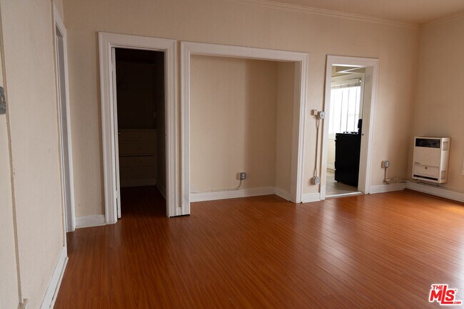 Foto del edificio - 661 Shatto Pl