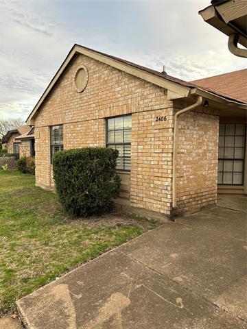 Building Photo - 2406 Sunflower Dr