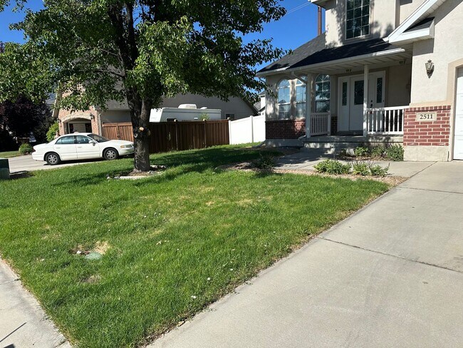 Foto del edificio - Freshly Painted, New Carpet Throughout - Home For Rent In Springville!!!
