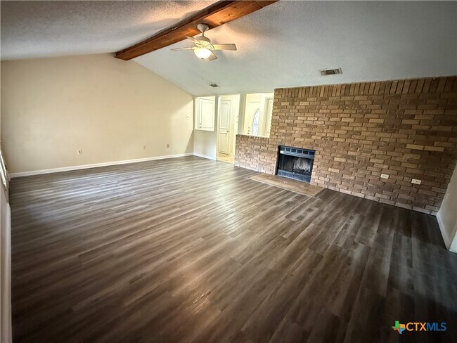 Foto del edificio - 2401 Ridglea Ct