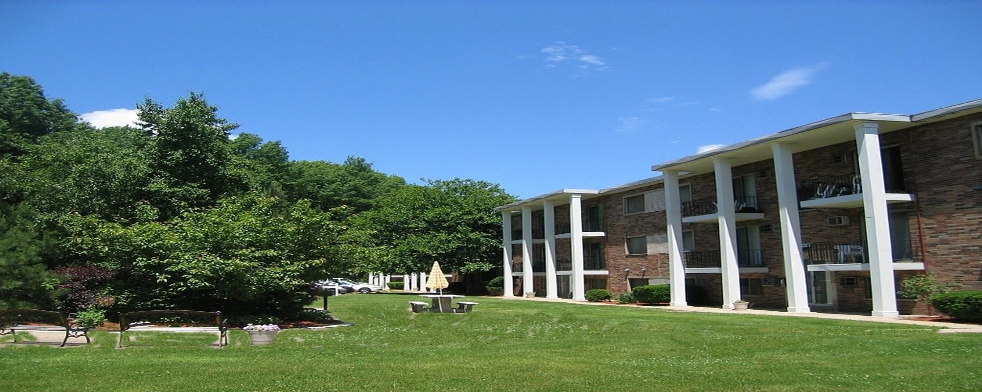 Garfield Club Apartments – photo 1 of 26