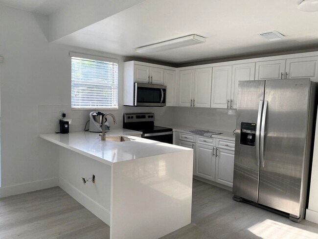 Foto del edificio - 5245 NW 112th Ave